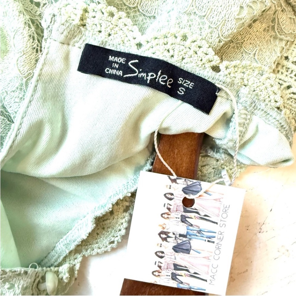Simplee Puff Sleeve Keyhole Back Lace Blouse SMALL Green Feminine Coquette Fairy - Picture 12 of 14